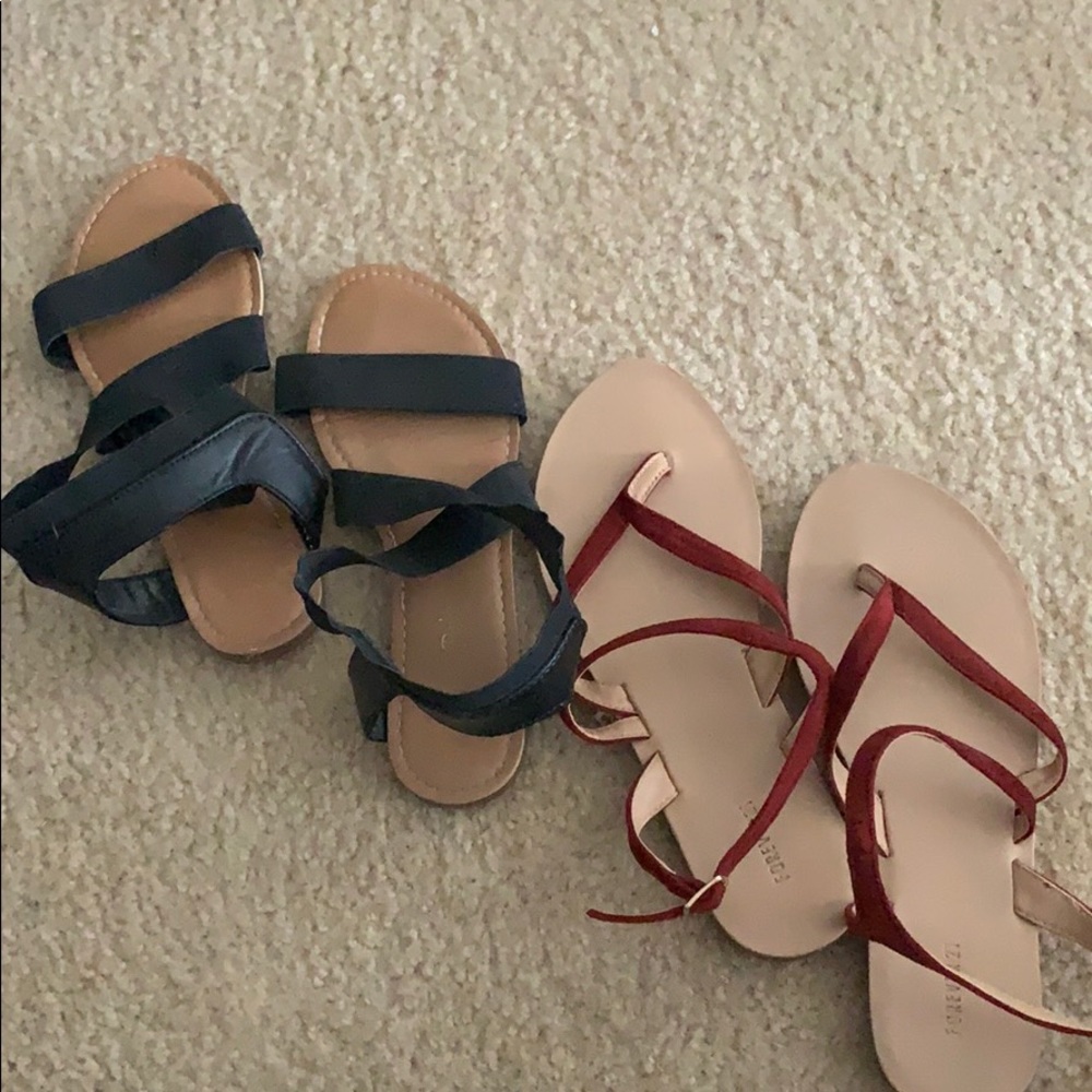 Bundle of 2 sandals